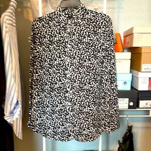 Banana Republic Stylish Black and White Dress Shirt